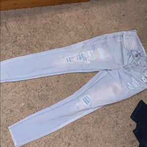 Light washed midrise skinny jeans